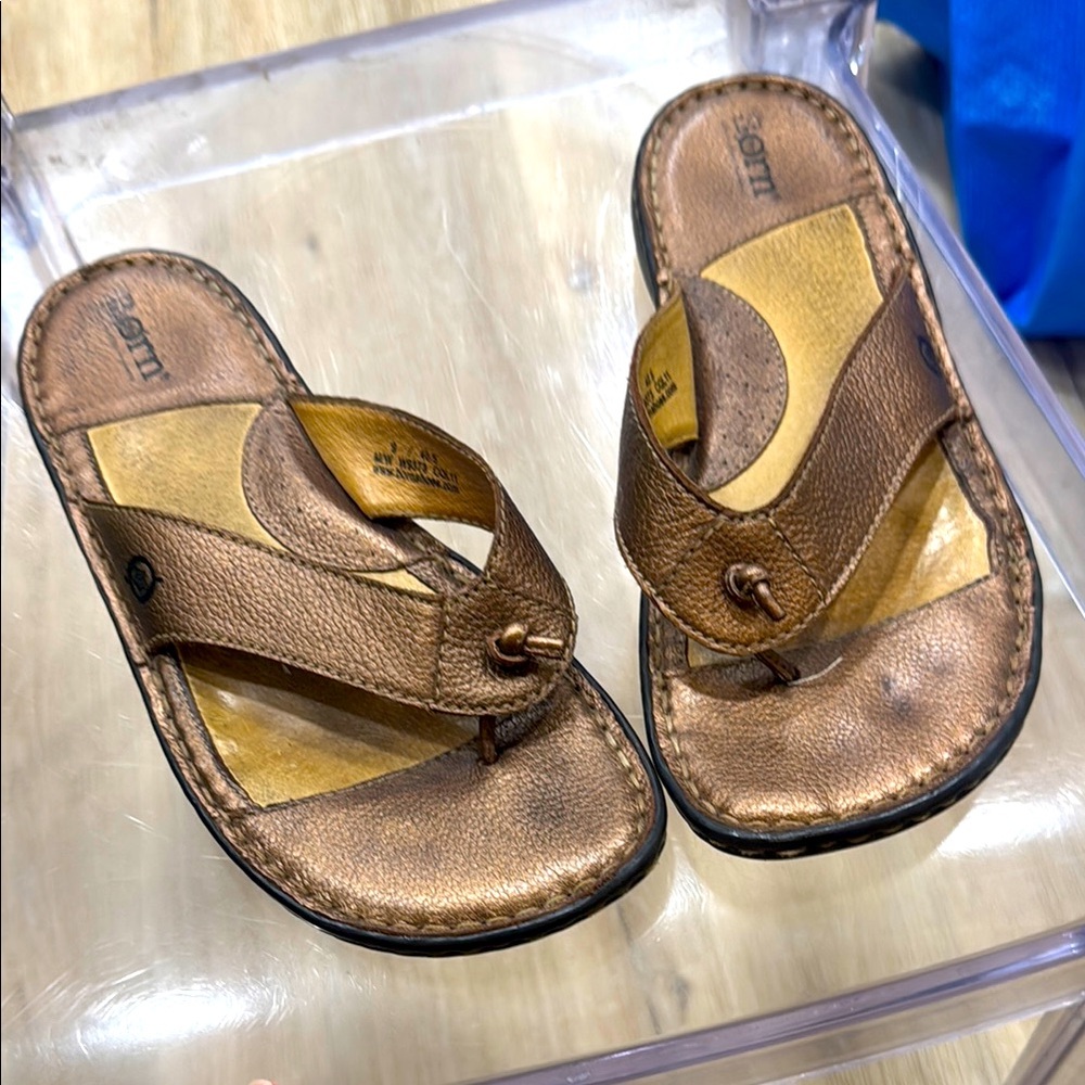 Born Bronzed Leather Sandals Classic Thong Style